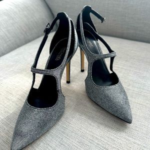 Michael Kors beautiful silver shoes